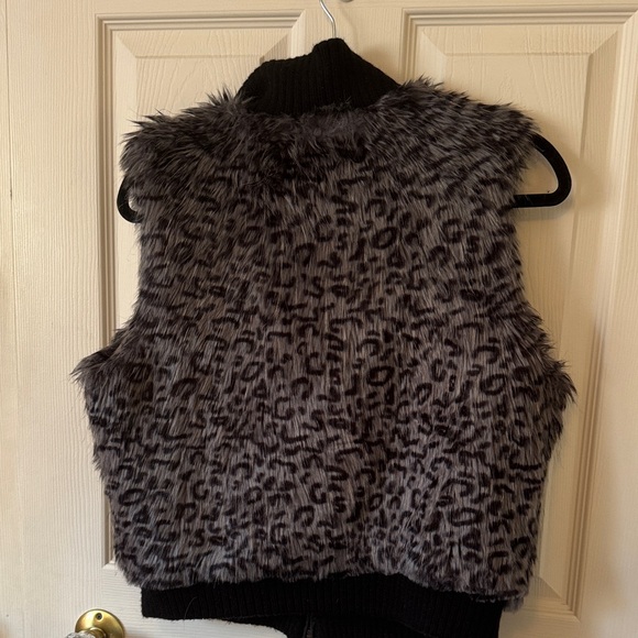 Vintage Express Faux Fur Zipfront Vest - Picture 2 of 2